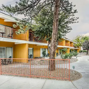 Lodge Econo Near Reno-sparks Convention Center, Reno